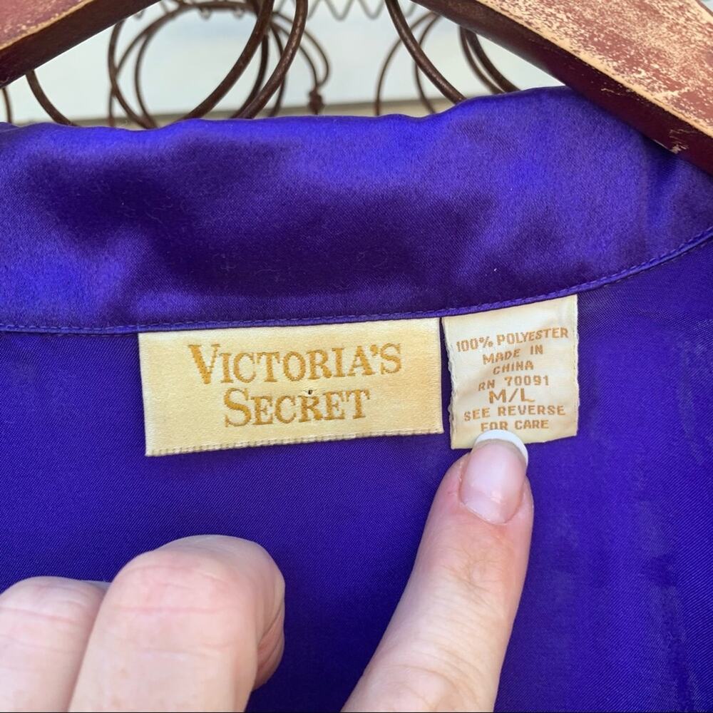 Vintage Victoria's Secret Gold Label purple slinky sleep shirt M/L - Picture 3 of 8